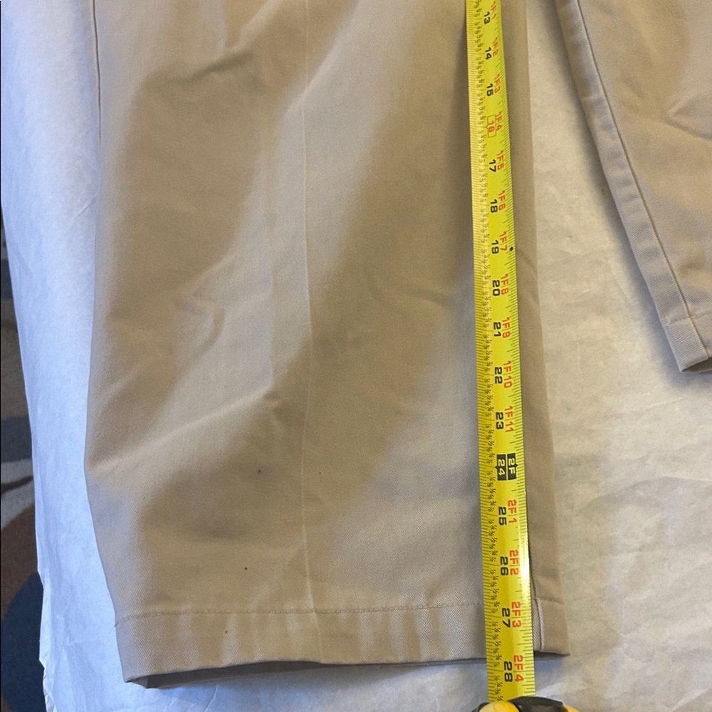 L.L. Bean Men's Beige Pleated Chinos - Picture 7 of 8